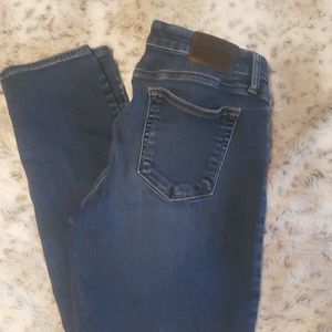 Womens size 6 Lucky brand skinny jeans